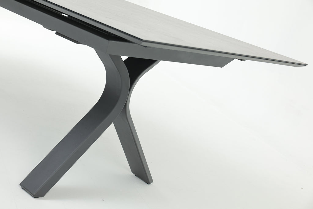 CITOVA Extendable Outdoor Dining Table