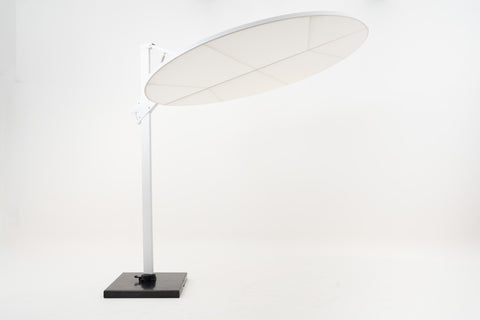 SOLEAF Cantilever Parasol with White Canopy