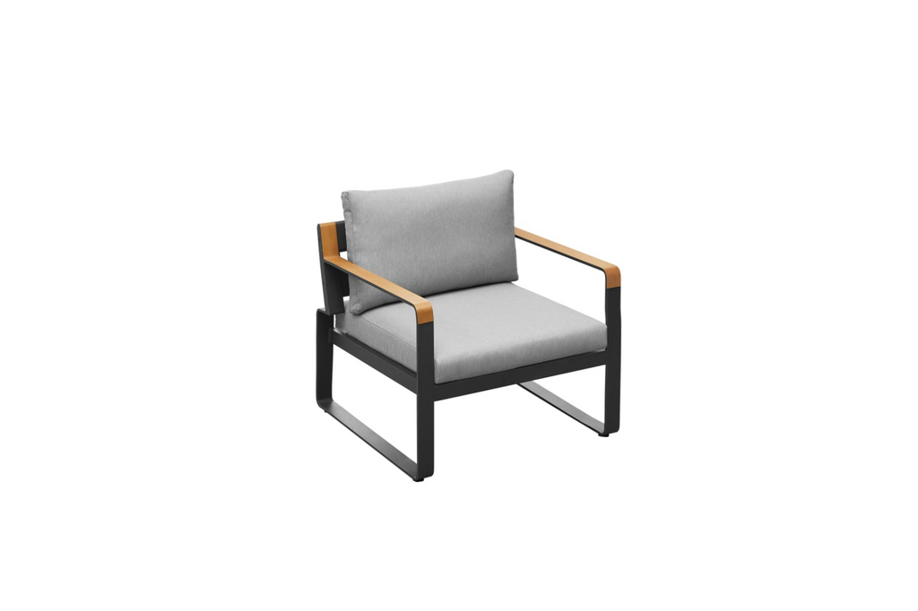 AVANTON Outdoor Lounge Chair