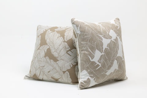 ARTEMIS Outdoor Cushion (Color: Honest Brown / Motif: Lobed Leaves)