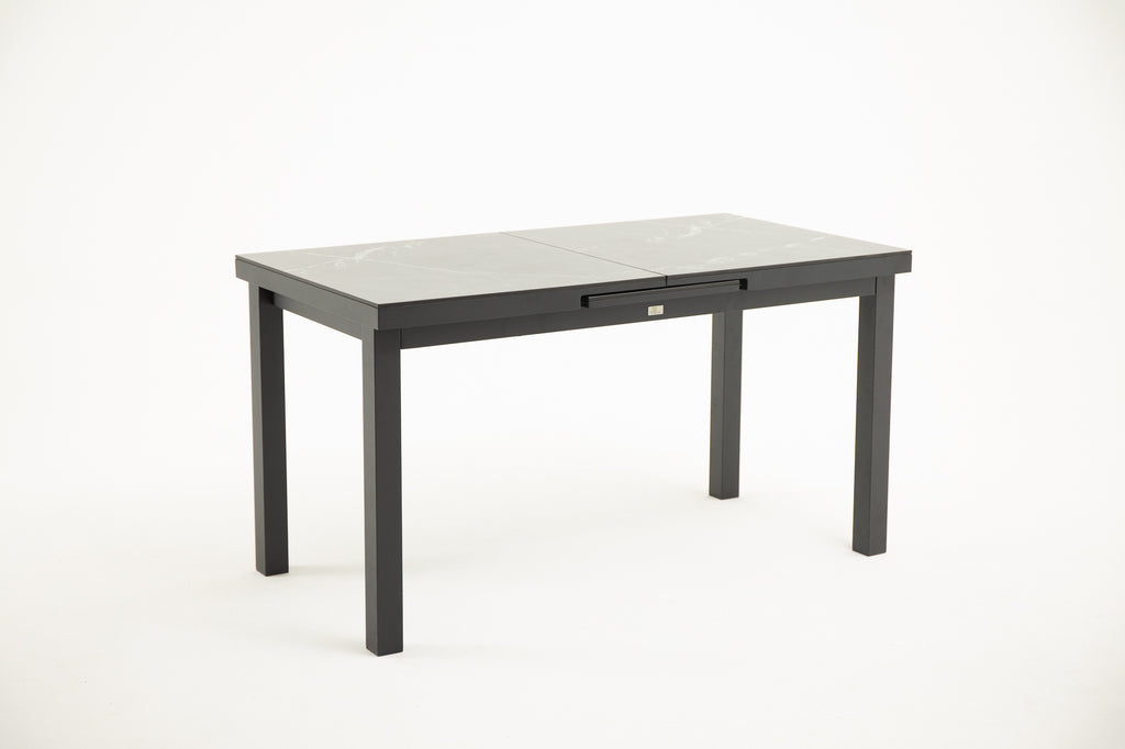 XANTHI Extendable Outdoor Dining Table