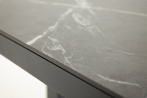 XANTHI Extendable Outdoor Dining Table